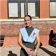 Soy una chica graduada en Educación Primaria, que busca dar clases a niños y niñas de todas las asignaturas de Educación Primaria